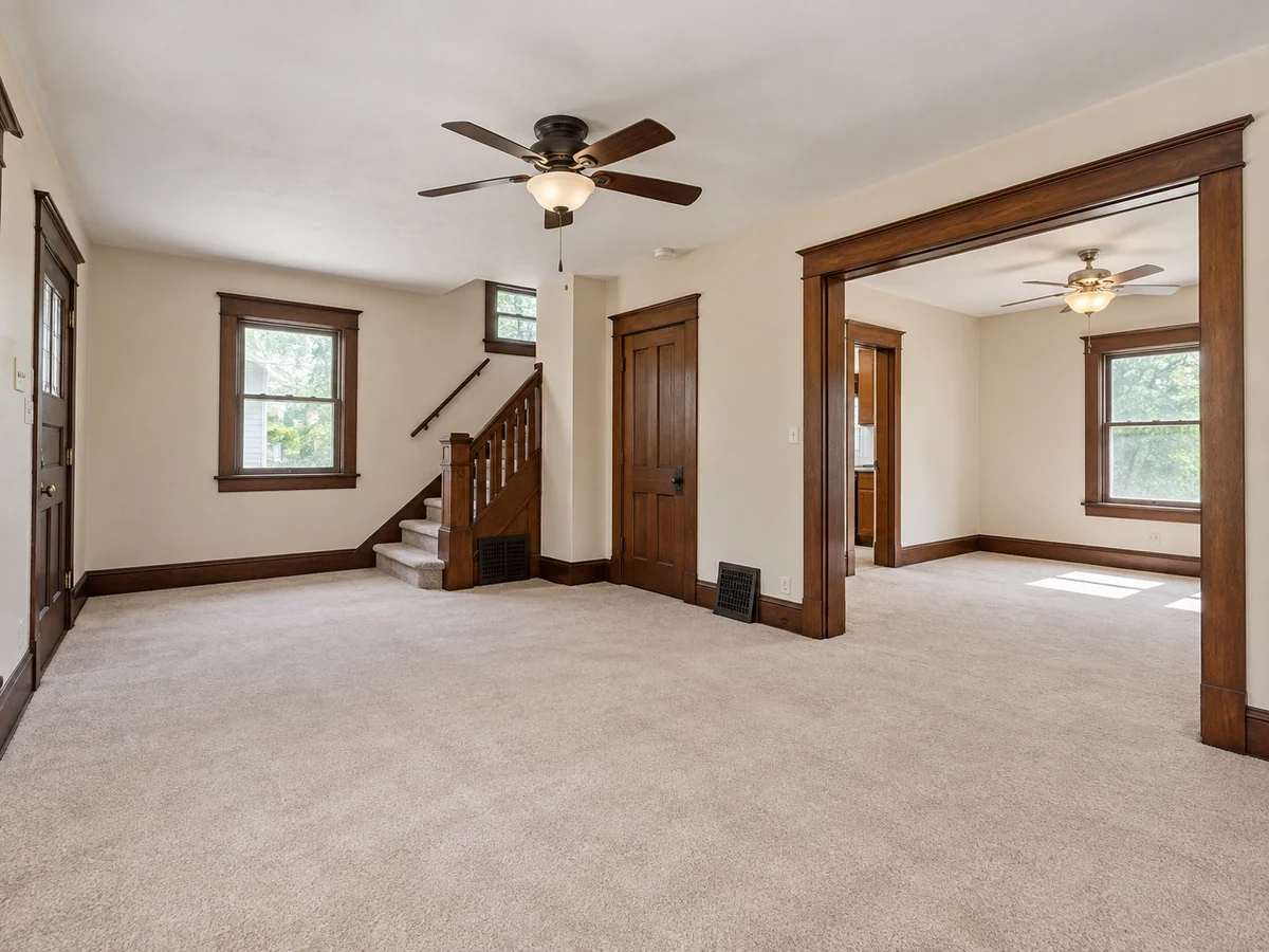 Living room after move-out cleaning